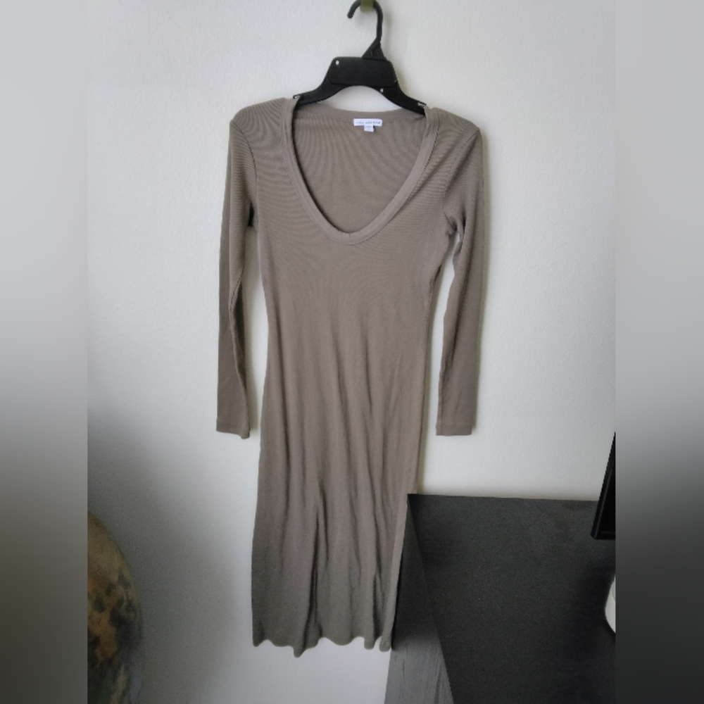James Perse Women's Ribbed Long Sleeve Dress Size Medium Taupe Scoop Neck Midi